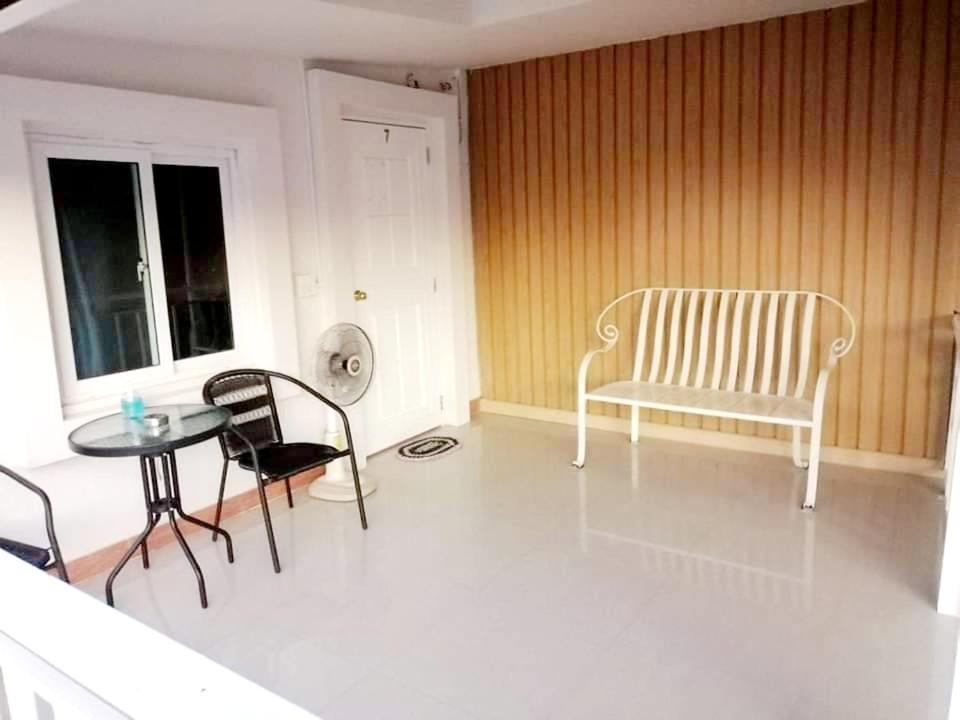 Sukano Apartment Vip Ban Thap Nang Exteriör bild